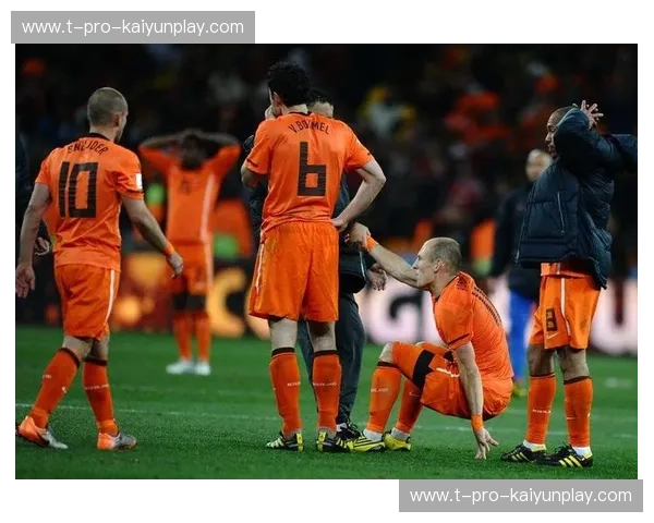 橙色风暴与黄色狂想:当“全攻全守”撞上“桑巴艺术”,谁才是绿茵场上永恒的图腾? 橙色风暴与黄色狂想:当“全攻全守”撞上“桑巴艺术”,谁才是绿茵场上永恒的图腾?